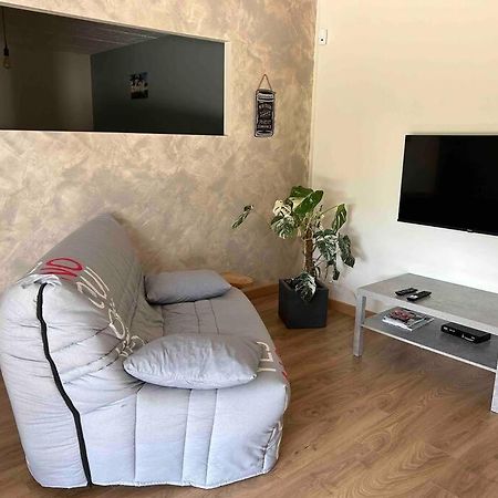 Apartamento Au Coeur Des Bois Saint-Germain-du-Salembre Exterior foto