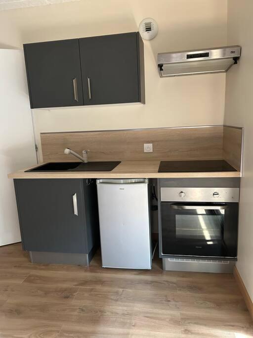 Apartamento Au Coeur Des Bois Saint-Germain-du-Salembre Exterior foto