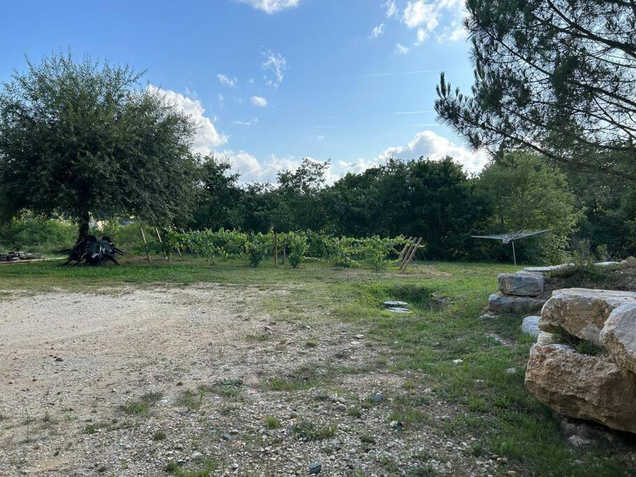 Apartamento Au Coeur Des Bois Saint-Germain-du-Salembre Exterior foto